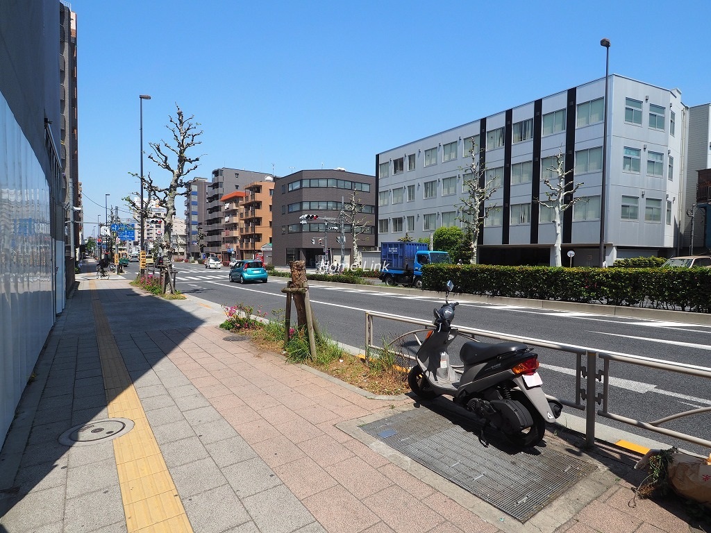 セレナハイム中板橋プラティノ　前面道路歩道